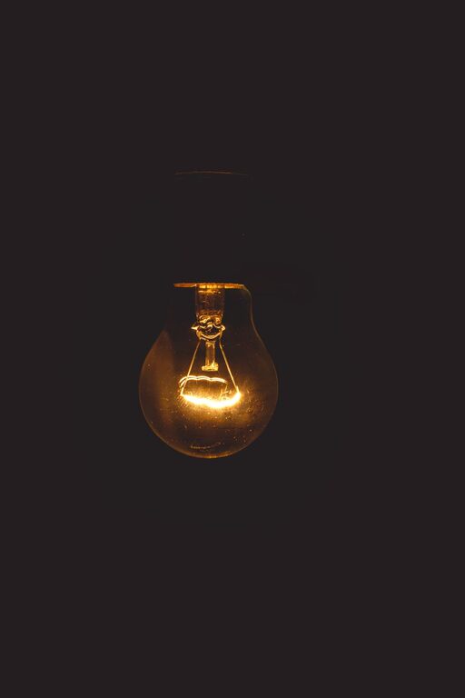 Ideas rápidas para iluminar y alegrar una habitación oscura